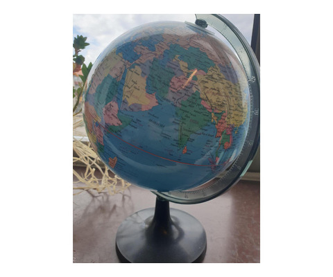 Globus  sa postoljem